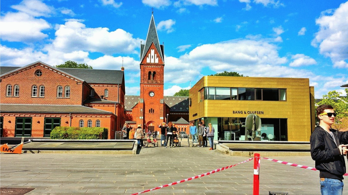 Bilskrot Herning – få høj skrotpræmie og bedste skrotpris på din skrotbil med Elitebilskrots autoophugger service